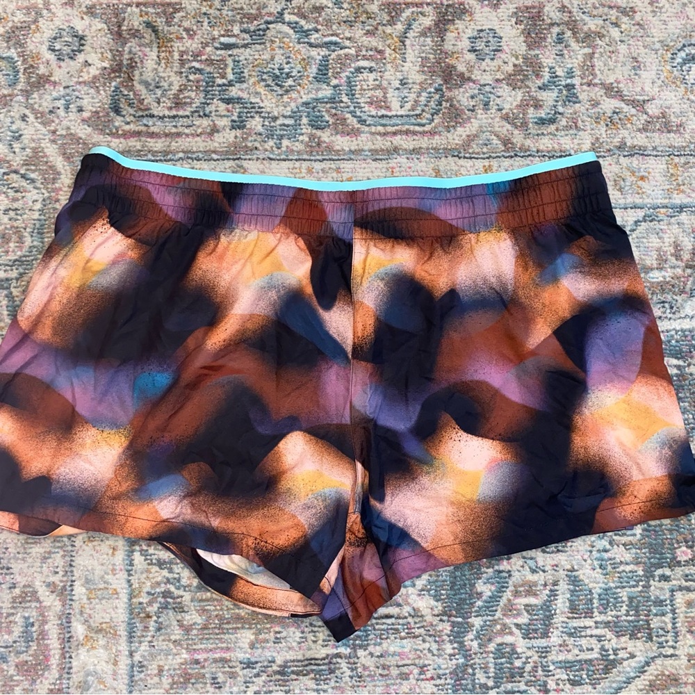 Fabletics Breathe Mid-Rise Run short